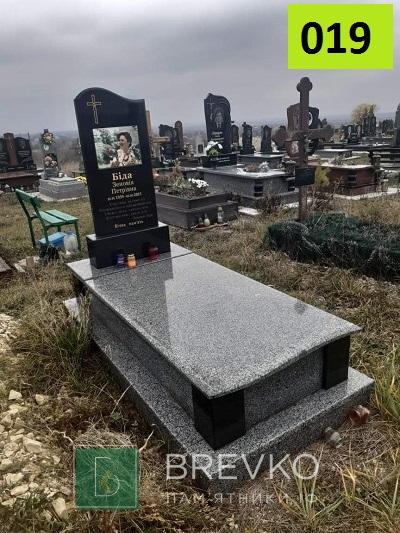 Одинарний гранітний пам’ятник (арт. 019)